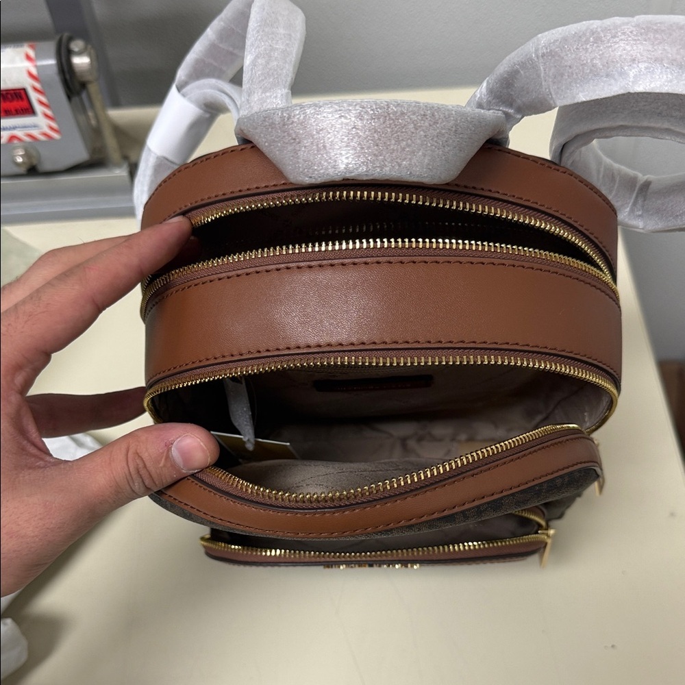 Michael Kors Jaycee Medium Logo‎ Backpack - Picture 4 of 5